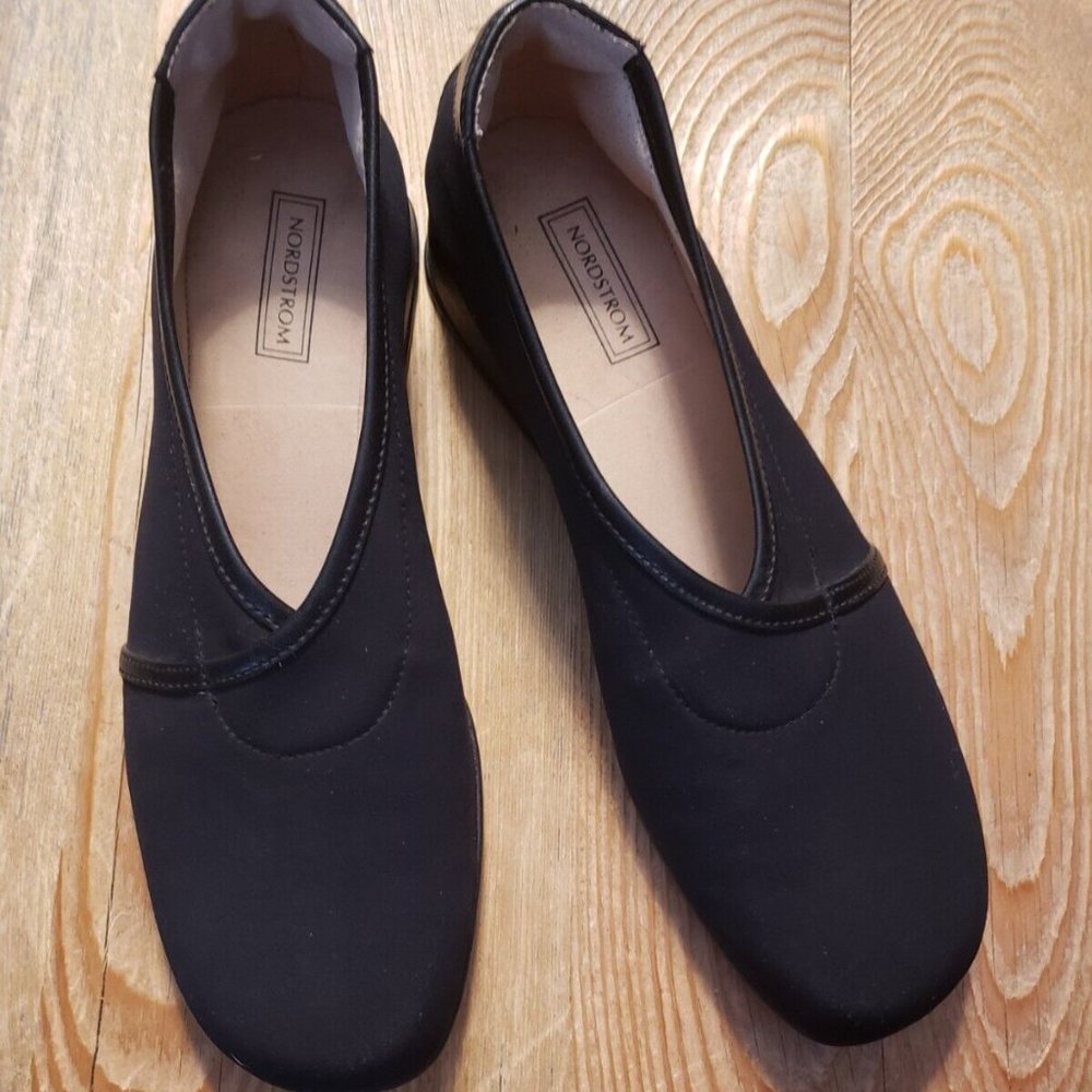 Nordstrom black low wedge slip-on shoes sz 8.5 N woman's